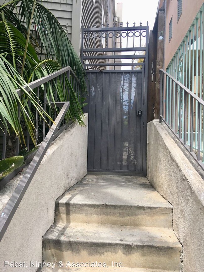 Foto del edificio - 109 Mira Mar Ave