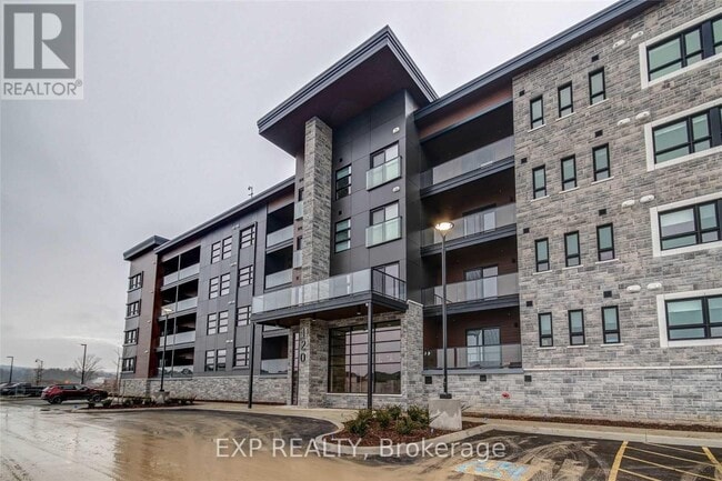 Building Photo - 120-120 Summersides Blvd