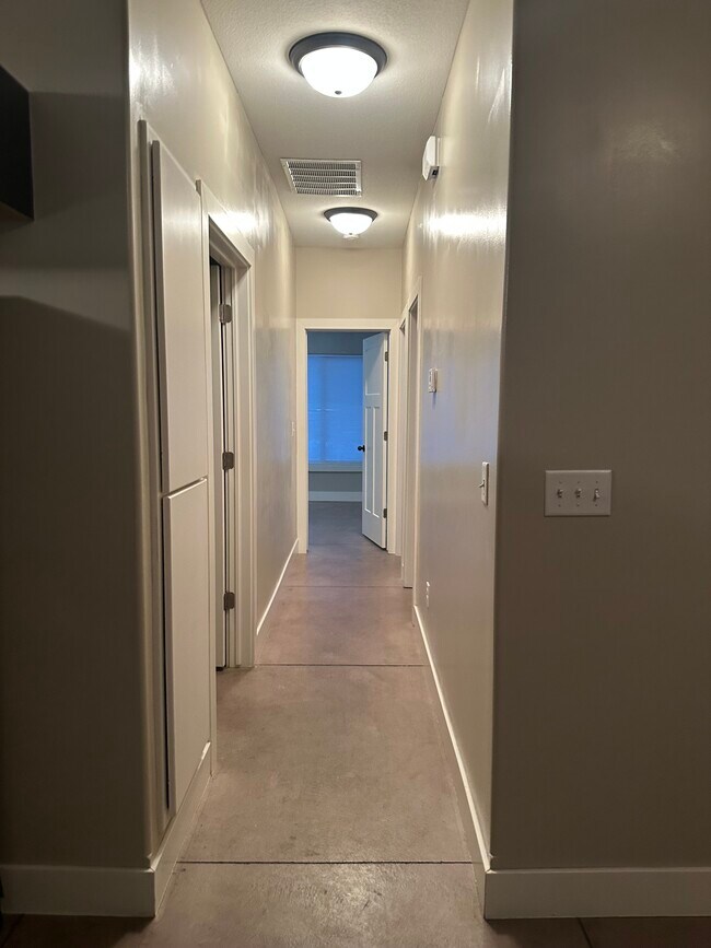 Foto del edificio - 4723 N Hillside Ct