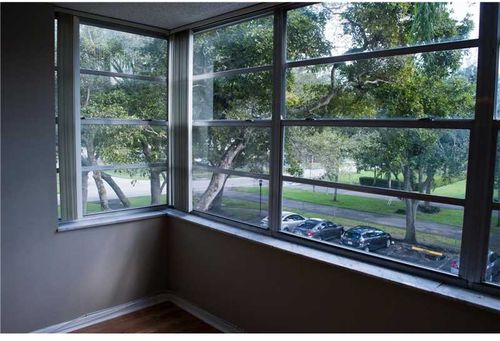 Foto del edificio - 6500 Cypress Rd
