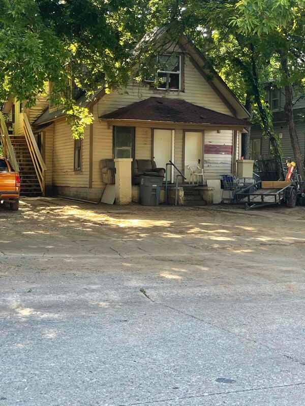 Primary Photo - 909 SW 7th St