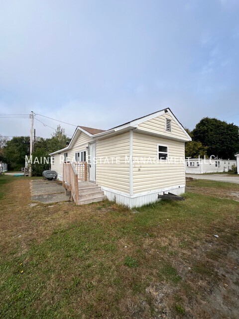 Foto principal - 681 Main Rd N
