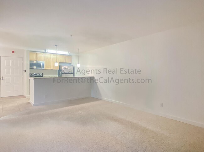 Foto del edificio - 6400 Christie Ave