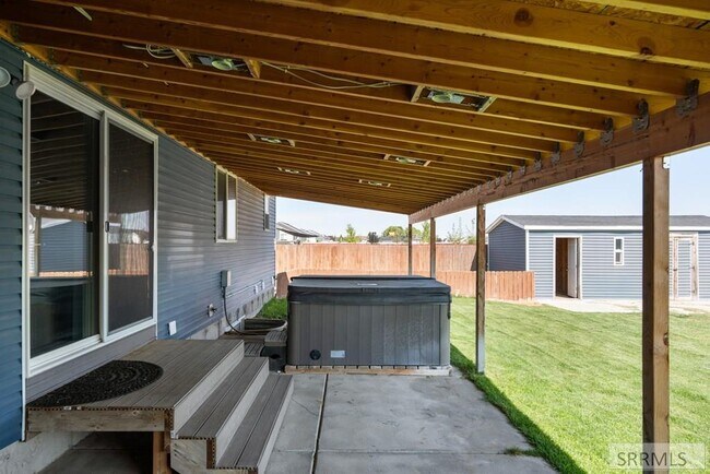 Foto del edificio - 3670 N Rain Tree St