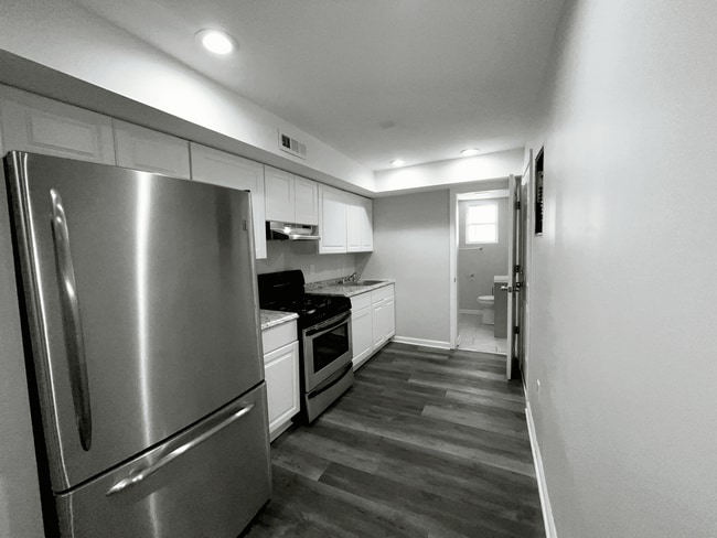 Photo - 1600 McHenry St House