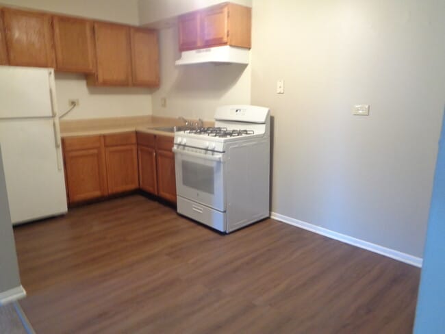 Building Photo - 8244 W 87th St