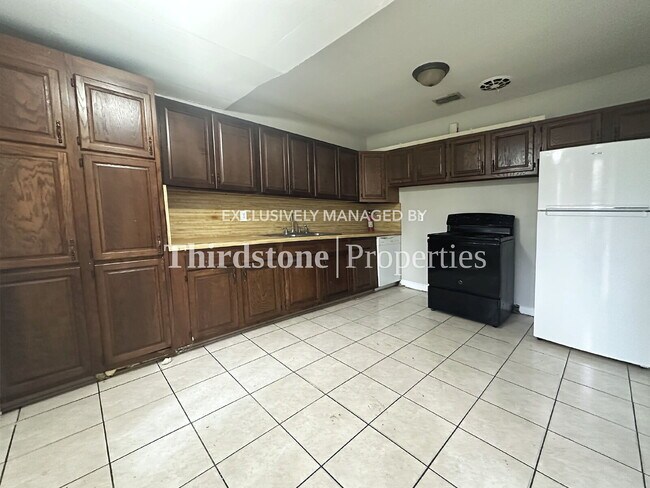 Foto del edificio - 7023 Linda Dr