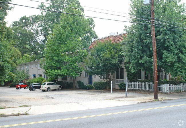 Building Photo - 745 Monroe Dr NE