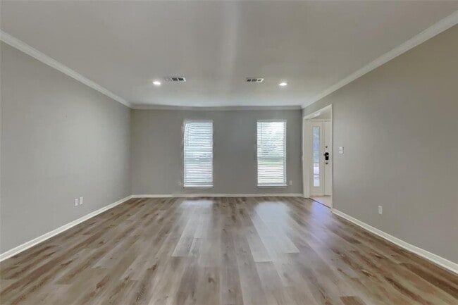 Foto del edificio - 8302 Hot Springs Dr