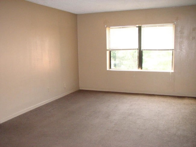 Building Photo - Audubon Park Place- Utilities Included