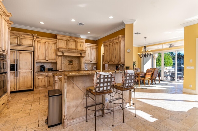 Building Photo - 580 Admirals Way