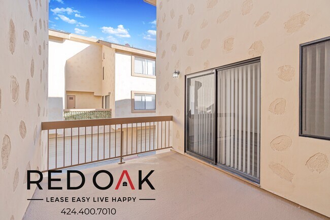 Foto del edificio - Outstanding Two Bedroom with Spacious Room...