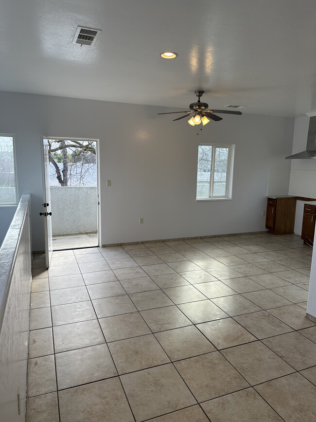 Living room - 2215 E Tyler Ave