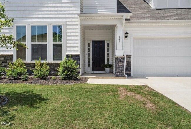 Building Photo - 130 Silent Brk Trl