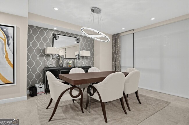 Foto del edificio - 700 Park Regency Pl NE