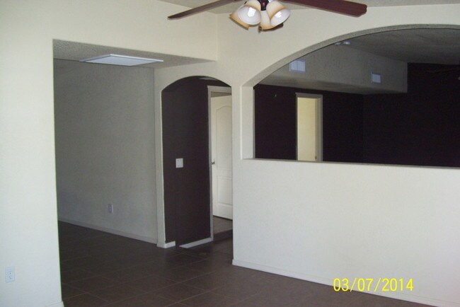 Building Photo - 5018 E Evergreen Dr