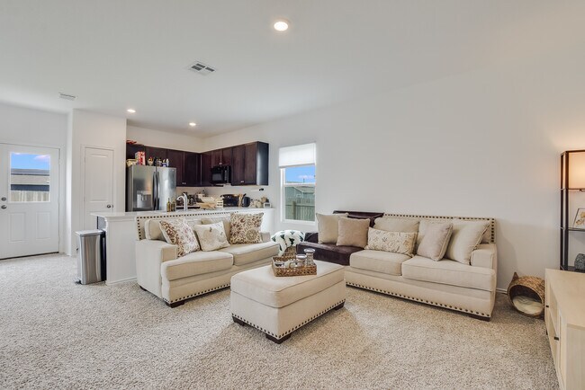 Foto del edificio - 2712 Louris Ln