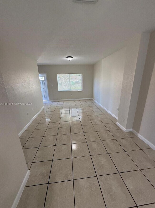 Foto del edificio - 228 NW 84th St