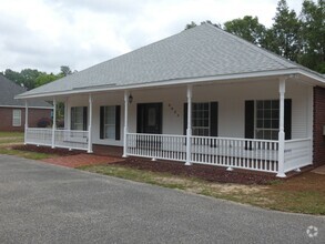 Building Photo - 6024 Cedar Tree Dr