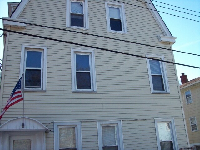 Building Photo - 8 Coolidge Ave