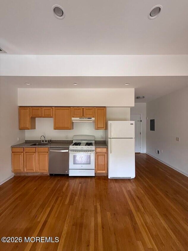 Foto del edificio - 620 Mattison Ave