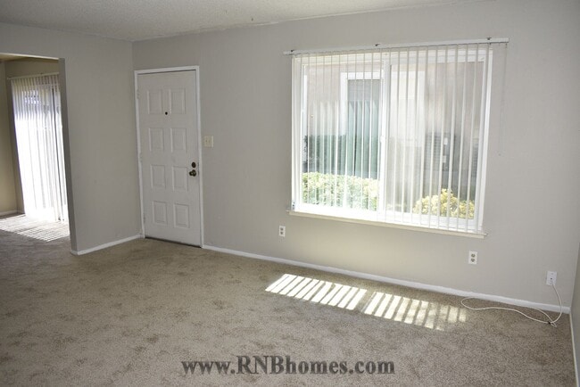 Building Photo - 5237 Manzanita Ave