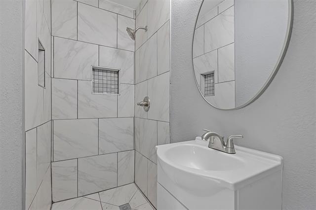 Foto del edificio - 3413 Haltom Rd