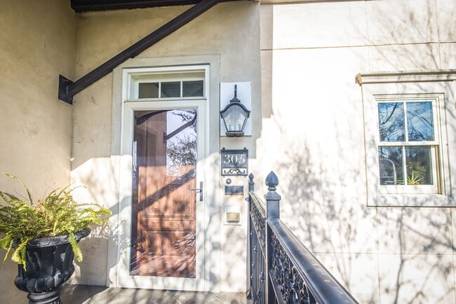 Building Photo - River View / Historic Wilmington / Fully F...