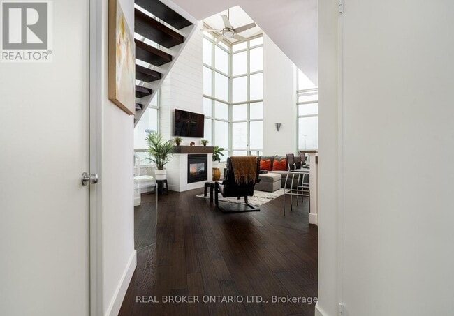 Building Photo - 200 Manitoba St