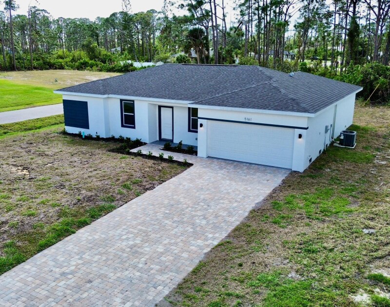 Foto principal - 5161 Churchill Rd