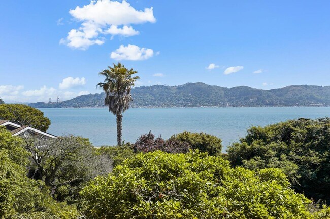 Foto del edificio - 765 Tiburon Blvd
