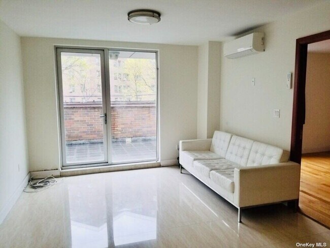 Foto del edificio - 132-15-132-41 41st Ave