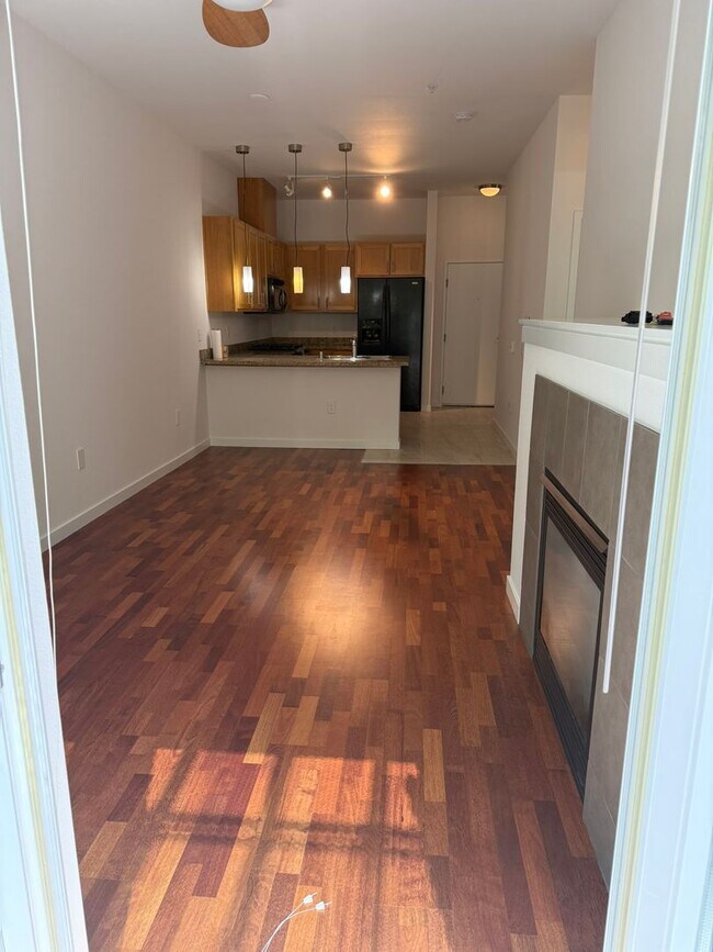 Foto del edificio - 1bd/1ba Kirkland Condo