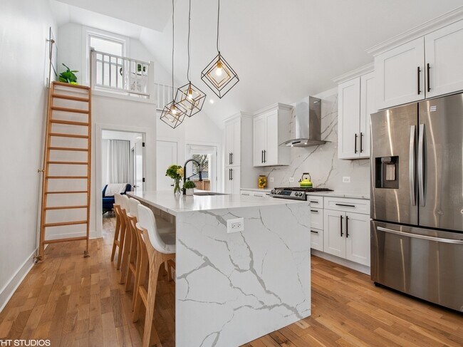 Foto del edificio - 1025 Dewey Ave