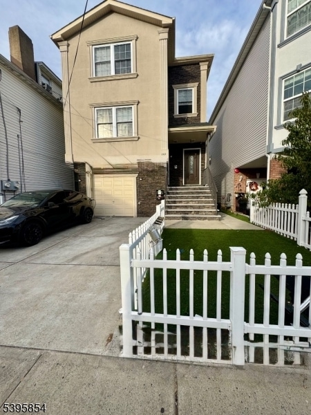 Foto principal - 1025 E Grand St