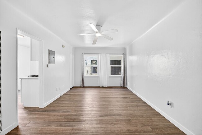 Building Photo - 636 Linden Ave