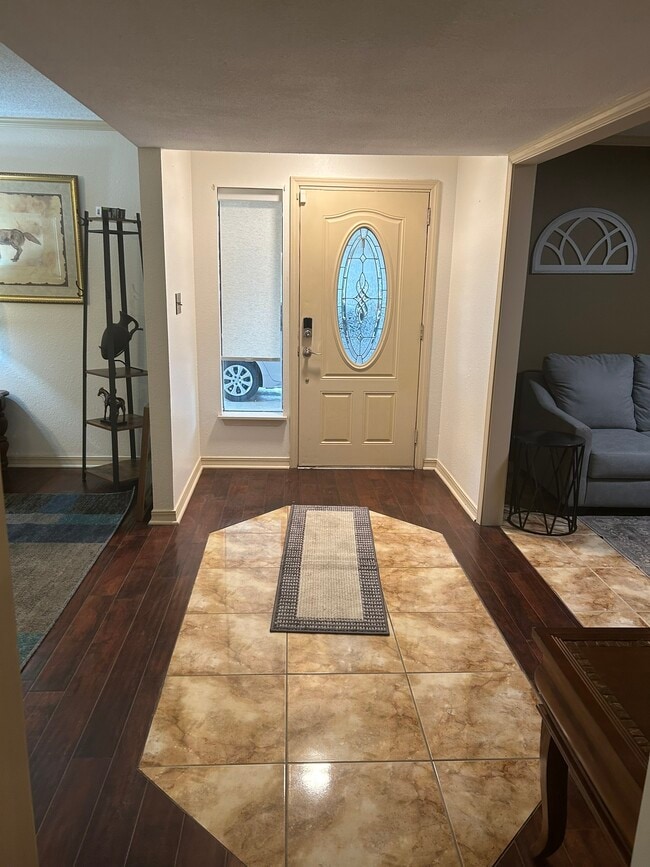 Foto del edificio - 331 Buena Vista Rd