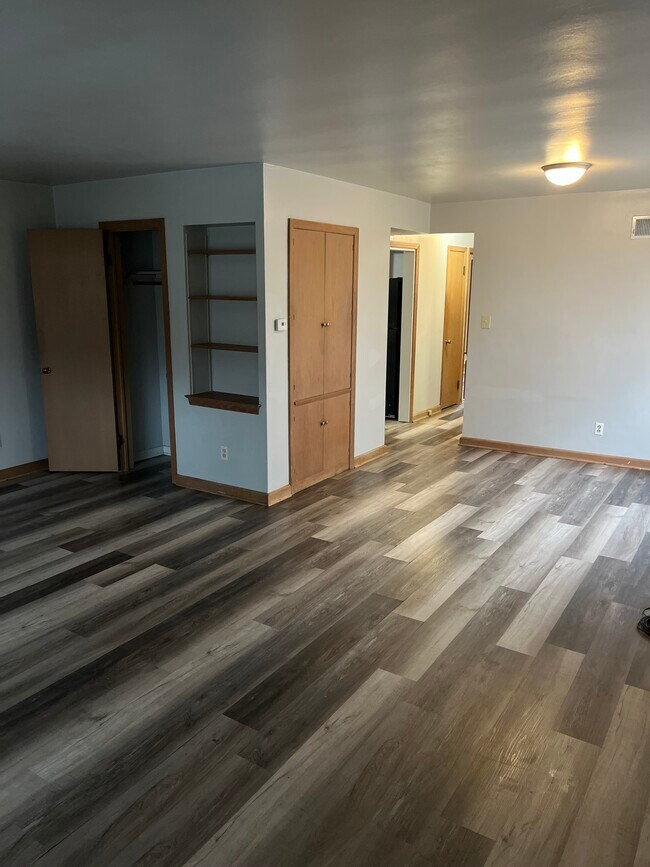 Foto del edificio - 3919 N Sherman Blvd