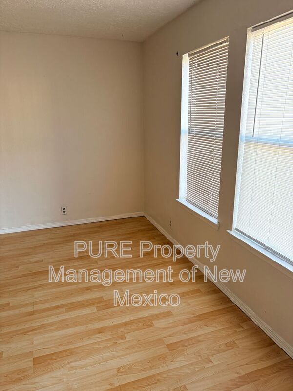 Building Photo - 12400 Hardin Ct NE