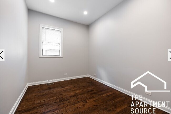 Foto del edificio - 1760 W Montrose Ave