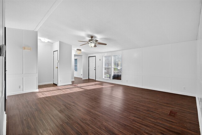 Building Photo - 16547 Leafy Meadow Dr