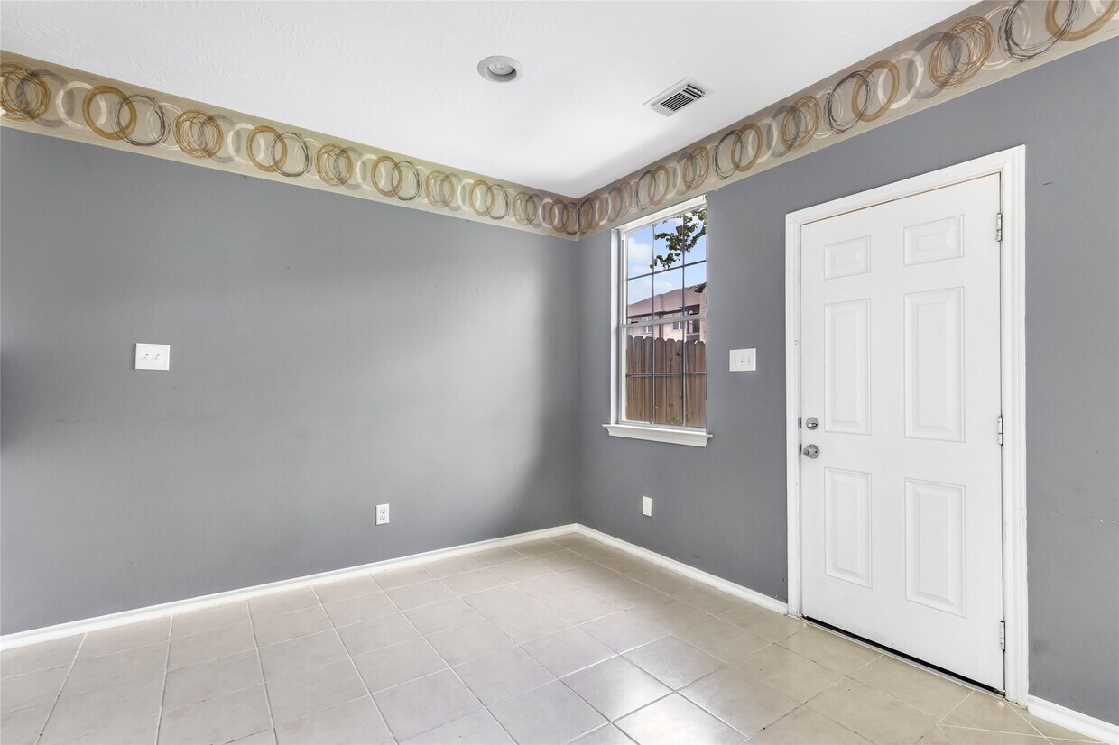 Foto del edificio - 9016 Elm Drake Ln