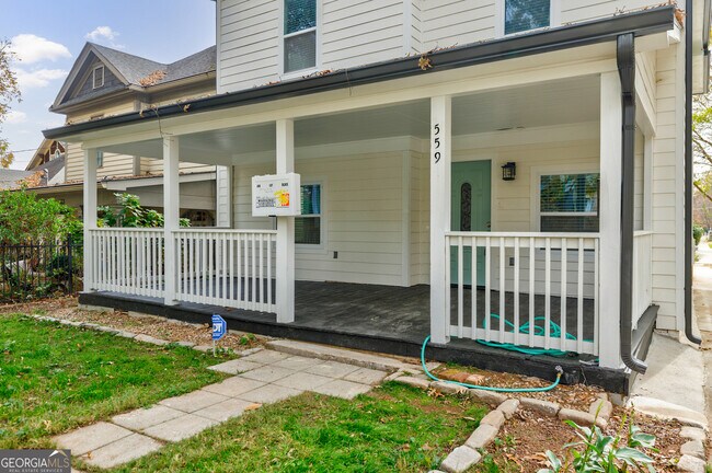 Foto del edificio - 559 Angier Ave NE
