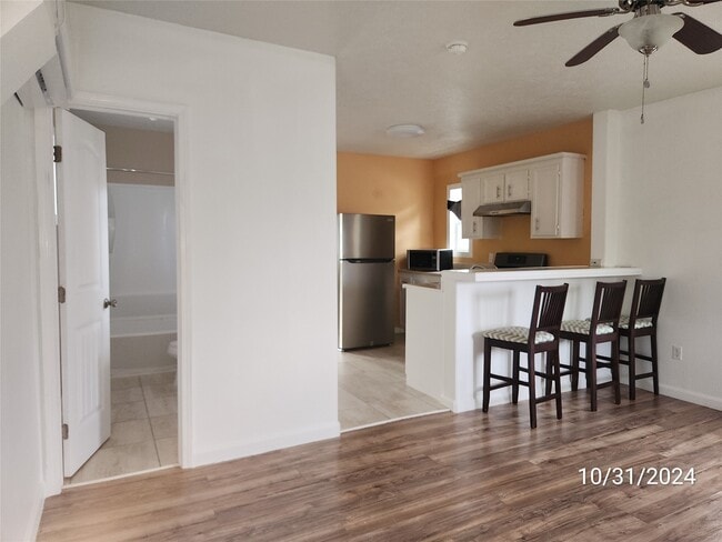 Foto del edificio - 703 N Avenue B