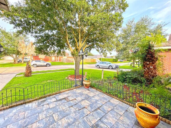 Building Photo - 3634 Wingate Park Dr