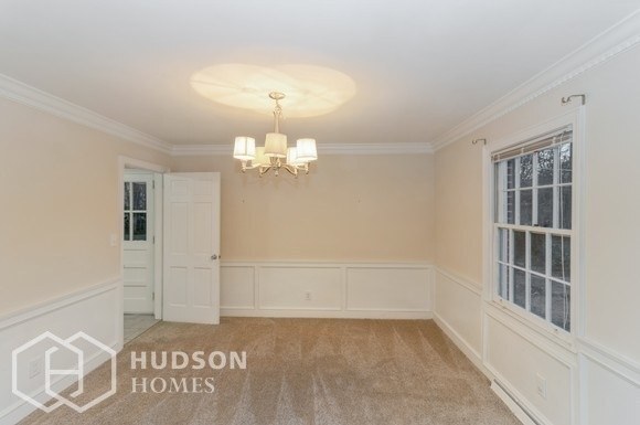 Foto del edificio - 5 Howell Rd