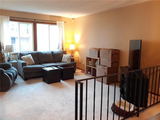 Building Photo - 7275 Stewart Dr