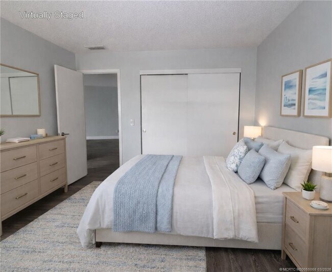 Foto del edificio - 2083 NE Collins Cir