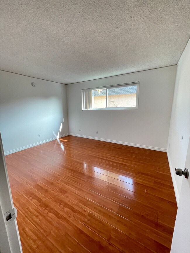 17077 Roscoe Blvd Unit 8, Northridge, CA 91325 Condo for Rent in