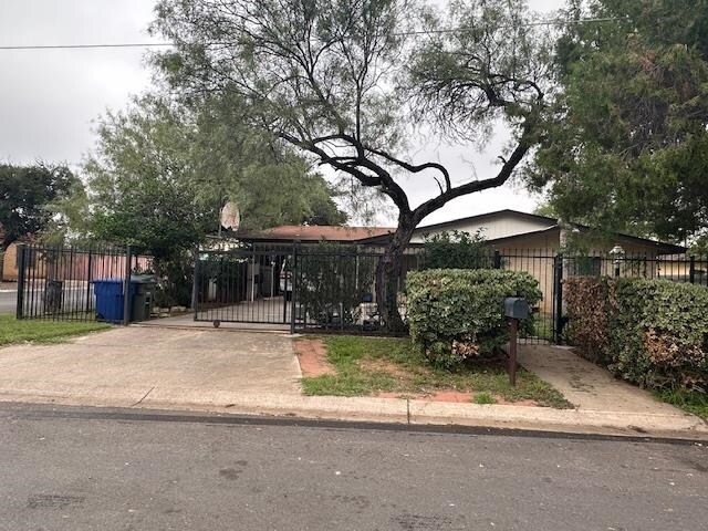 Primary Photo - 1702 Cortez St